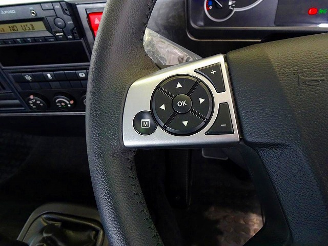 ファイター3.5t標準ベッドレスアームロール220ps未使用車|中古トラックの販売・買取・査定のアイナビ