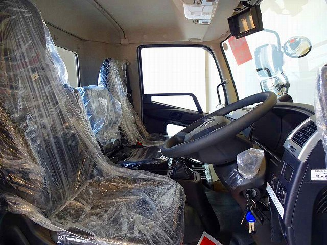 ファイター3.45t標準ベッドレスアームロール220ps未使用車|中古トラックの販売・買取・査定のアイナビ