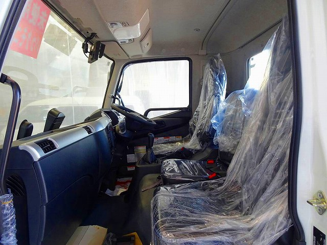 ファイター3.45t標準ベッドレスアームロール220ps未使用車|中古トラックの販売・買取・査定のアイナビ