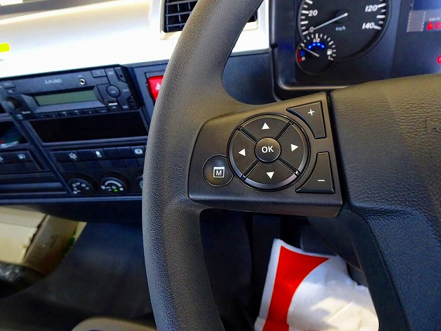 ファイター3.45t標準ベッドレスアームロール220ps未使用車|中古トラックの販売・買取・査定のアイナビ