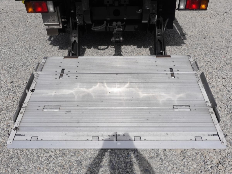 パワーゲート-5度冷蔵冷凍ワイドロング|中古トラックの販売・買取・査定のアイナビ