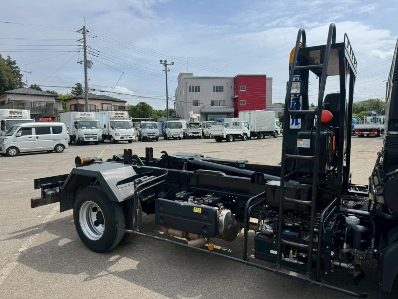 新明和アームロールCCA44-31Nツインホイスト車検付|中古トラックの販売・買取・査定のアイナビ