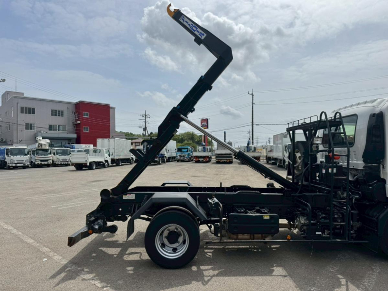 新明和アームロールCCA44-31Nツインホイスト車検付|中古トラックの販売・買取・査定のアイナビ