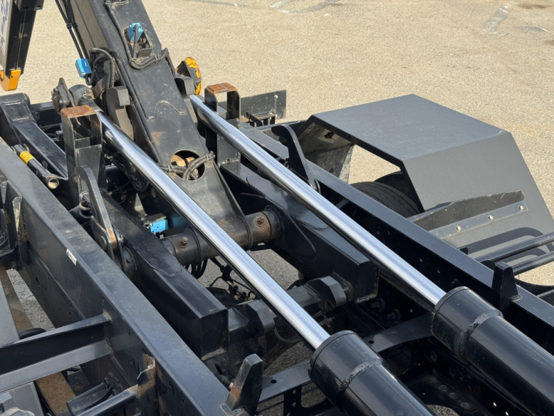 新明和アームロールCCA44-31Nツインホイスト車検付|中古トラックの販売・買取・査定のアイナビ