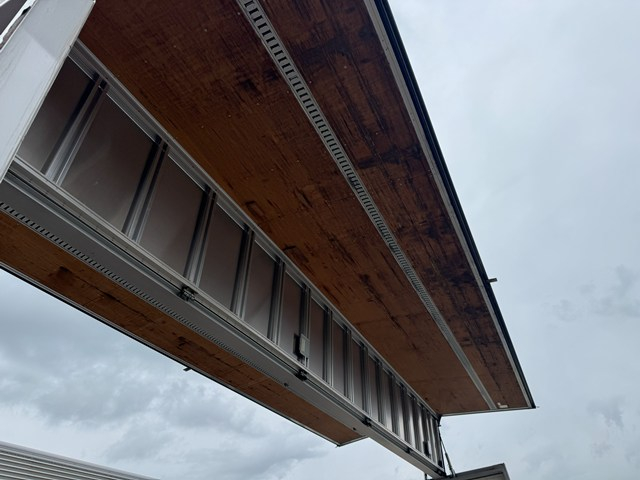 平成29年式☆UDクオン ハイルーフアルミウイング 車検付き|中古トラックの販売・買取・査定のアイナビ