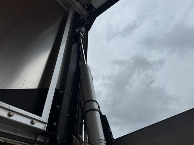 平成29年式☆UDクオン ハイルーフアルミウイング 車検付き|中古トラックの販売・買取・査定のアイナビ