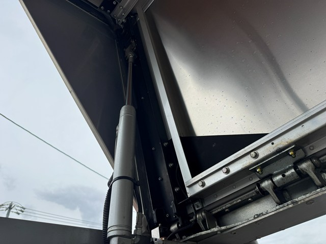 平成29年式☆UDクオン ハイルーフアルミウイング 車検付き|中古トラックの販売・買取・査定のアイナビ