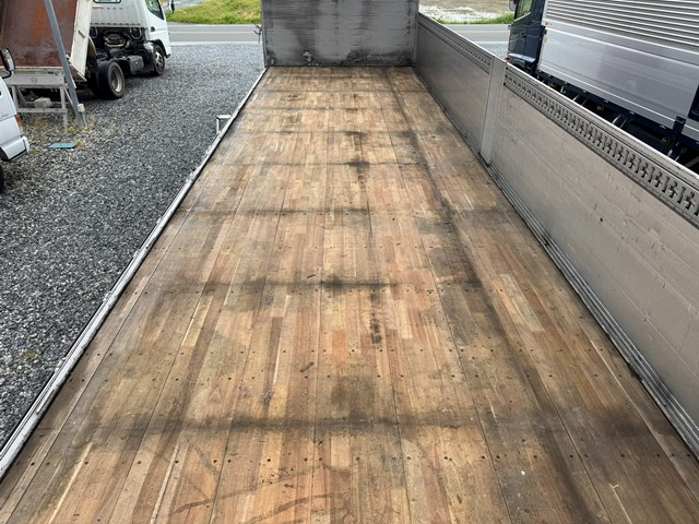 平成29年式☆UDクオン ハイルーフアルミウイング 車検付き|中古トラックの販売・買取・査定のアイナビ