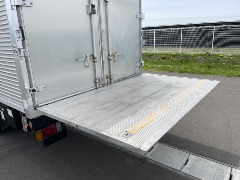 平成25年タイタンワイドロングアルミバンPG4WDAT|中古トラックの販売・買取・査定のアイナビ