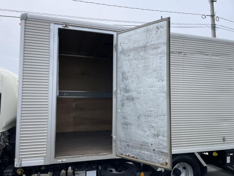 平成25年タイタンワイドロングアルミバンPG4WDAT|中古トラックの販売・買取・査定のアイナビ