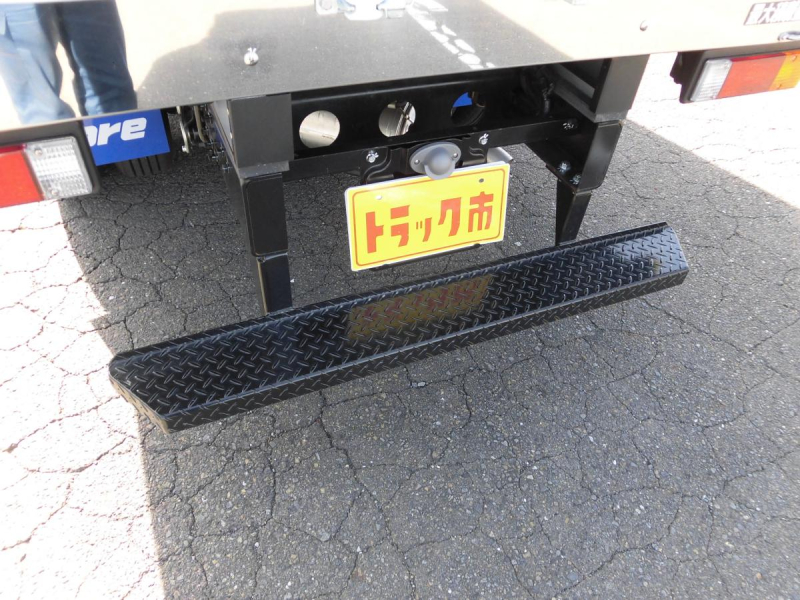 三菱キャンター2T10尺低温式冷凍車　準中免許〇　AT限定〇|中古トラックの販売・買取・査定のアイナビ