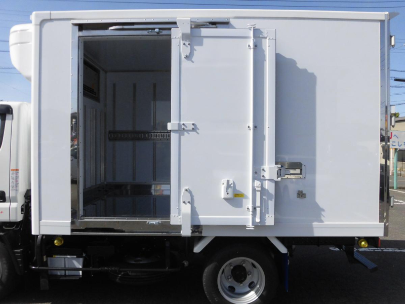 三菱キャンター2T10尺低温式冷凍車　準中免許〇　AT限定〇|中古トラックの販売・買取・査定のアイナビ