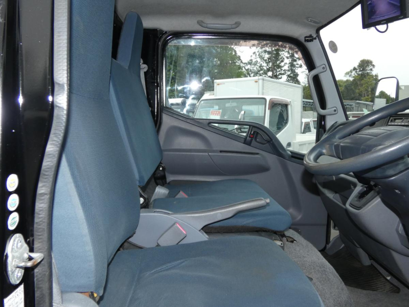 H25　1.4tパネルバン　オートマ260434|中古トラックの販売・買取・査定のアイナビ