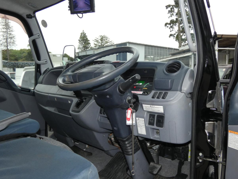 H25　1.4tパネルバン　オートマ260434|中古トラックの販売・買取・査定のアイナビ
