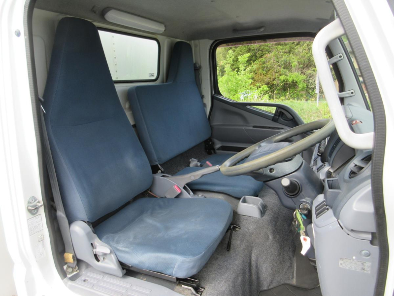 AT キャンター アルミバン 積載1500Kg !!|中古トラックの販売・買取・査定のアイナビ
