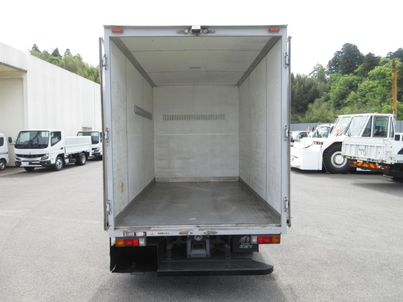 AT キャンター アルミバン 積載1500Kg !!|中古トラックの販売・買取・査定のアイナビ