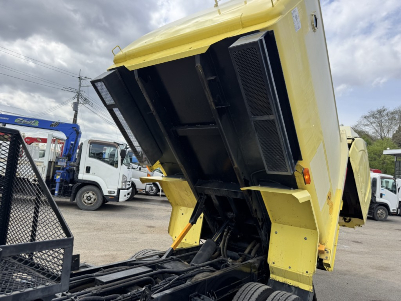 巻込み式5.0立米連続スイッチディーゼルハイブリッド|中古トラックの販売・買取・査定のアイナビ