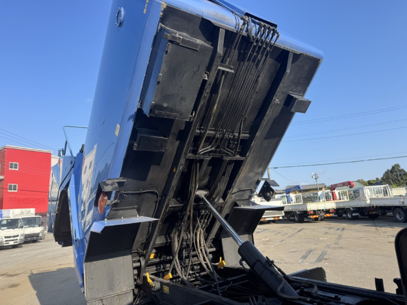 巻込み式増トン極東開発8.0立米定員4人|中古トラックの販売・買取・査定のアイナビ