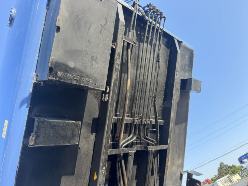 巻込み式増トン極東開発8.0立米定員4人|中古トラックの販売・買取・査定のアイナビ