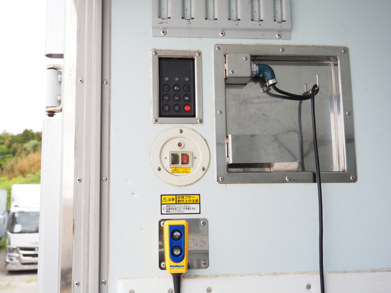 日野 冷凍バン レンジャー|中古トラックの販売・買取・査定のアイナビ