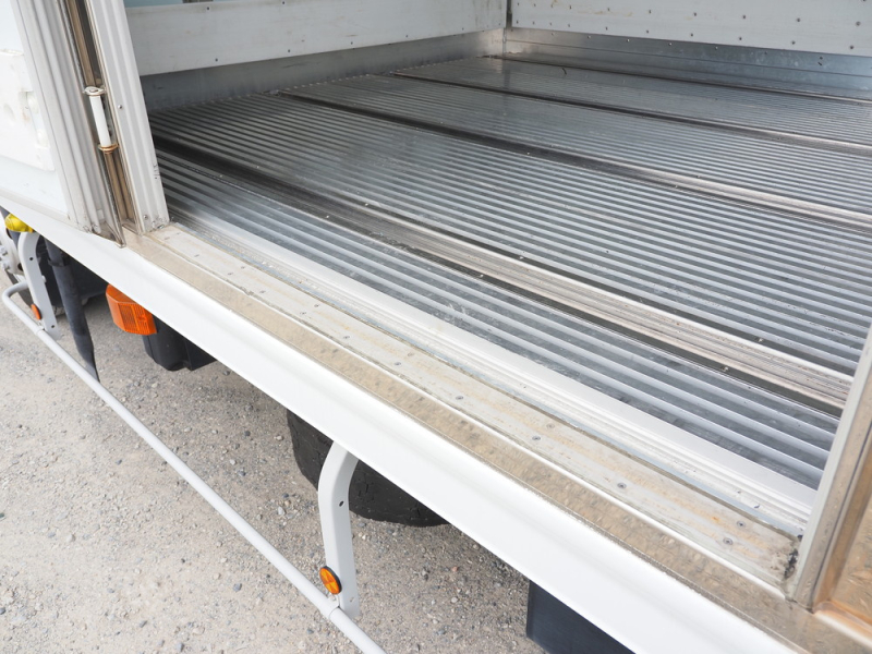 日野 冷凍バン レンジャー|中古トラックの販売・買取・査定のアイナビ