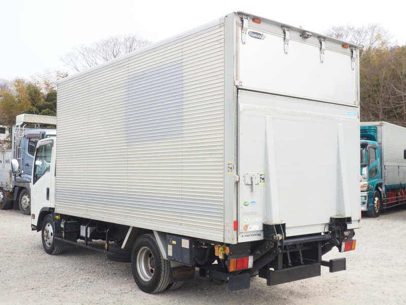 マツダ バン車 タイタン|中古トラックの販売・買取・査定のアイナビ