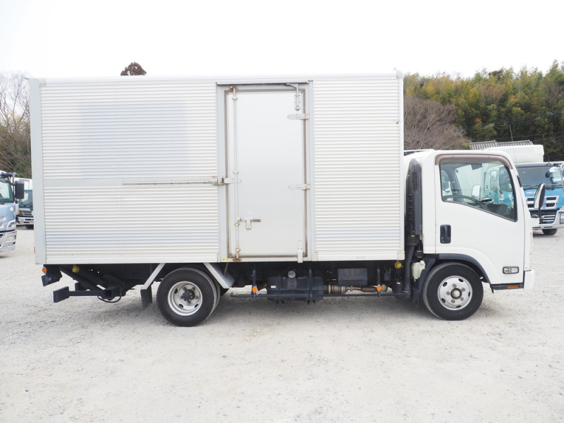 マツダ バン車 タイタン|中古トラックの販売・買取・査定のアイナビ