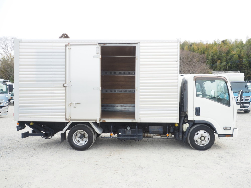 マツダ バン車 タイタン|中古トラックの販売・買取・査定のアイナビ