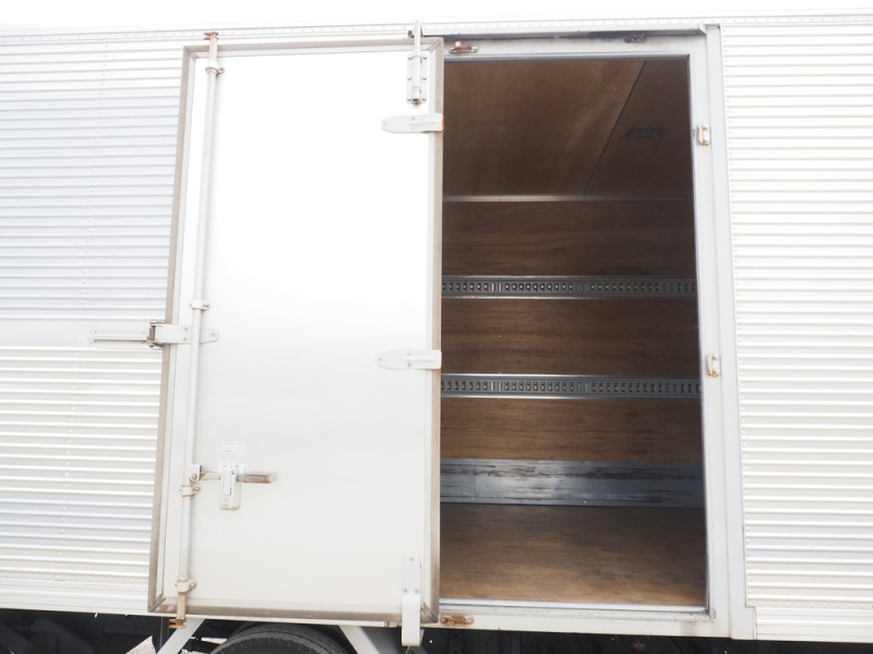 マツダ バン車 タイタン|中古トラックの販売・買取・査定のアイナビ