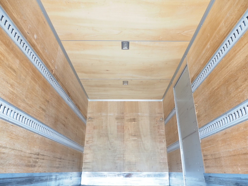 マツダ バン車 タイタン|中古トラックの販売・買取・査定のアイナビ