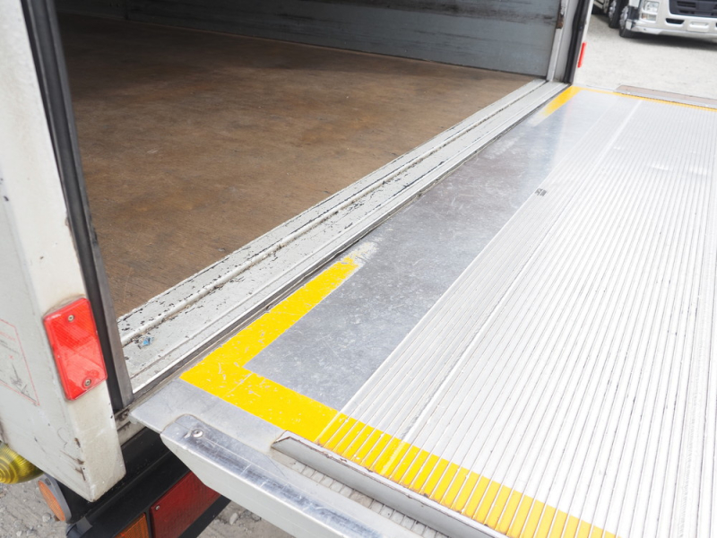 マツダ バン車 タイタン|中古トラックの販売・買取・査定のアイナビ