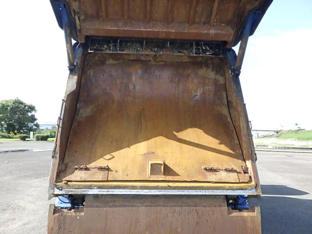 日野 平成30年式 塵芥車 10.2㎥ 新明和製 クラッチO/H済|中古トラックの販売・買取・査定のアイナビ