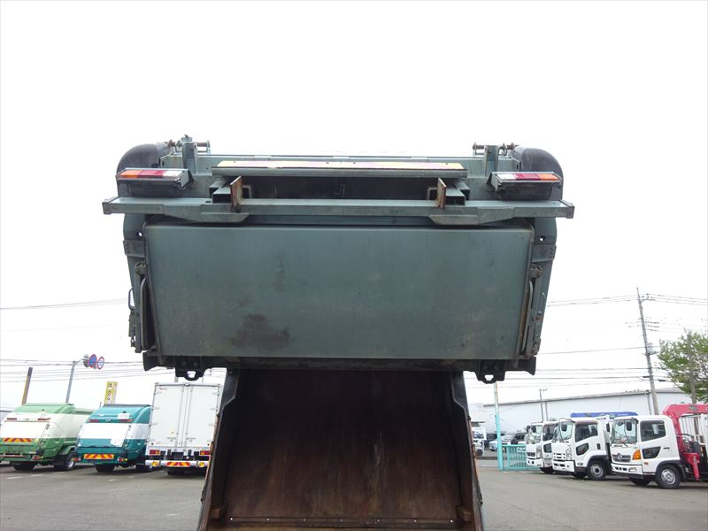 増tプレス8.6㎥新明和|中古トラックの販売・買取・査定のアイナビ