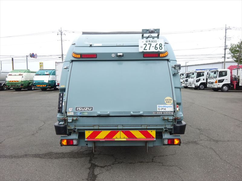 増tプレス8.6㎥新明和|中古トラックの販売・買取・査定のアイナビ