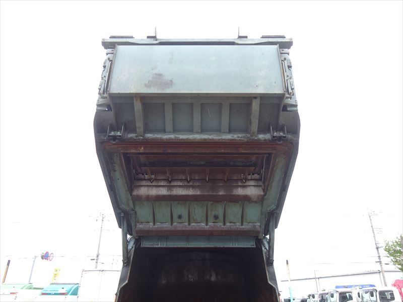 増tプレス8.6㎥新明和|中古トラックの販売・買取・査定のアイナビ