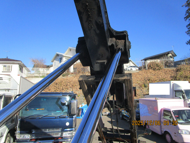 H27プロフィア脱着装置付コンテナ専用車10.6t積載|中古トラックの販売・買取・査定のアイナビ