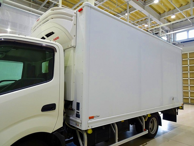 デュトロ2t4WDFJLワイドロング中温冷凍車|中古トラックの販売・買取・査定のアイナビ