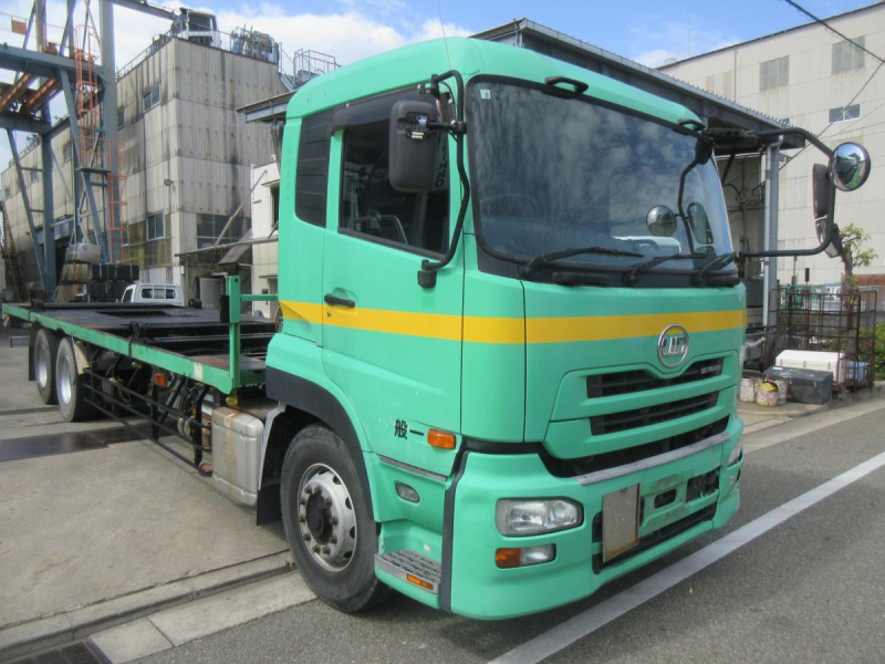 クオン低走行コンテナ専用車|中古トラックの販売・買取・査定のアイナビ