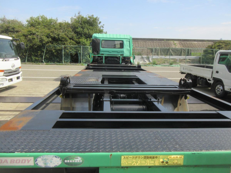 クオン低走行コンテナ専用車|中古トラックの販売・買取・査定のアイナビ