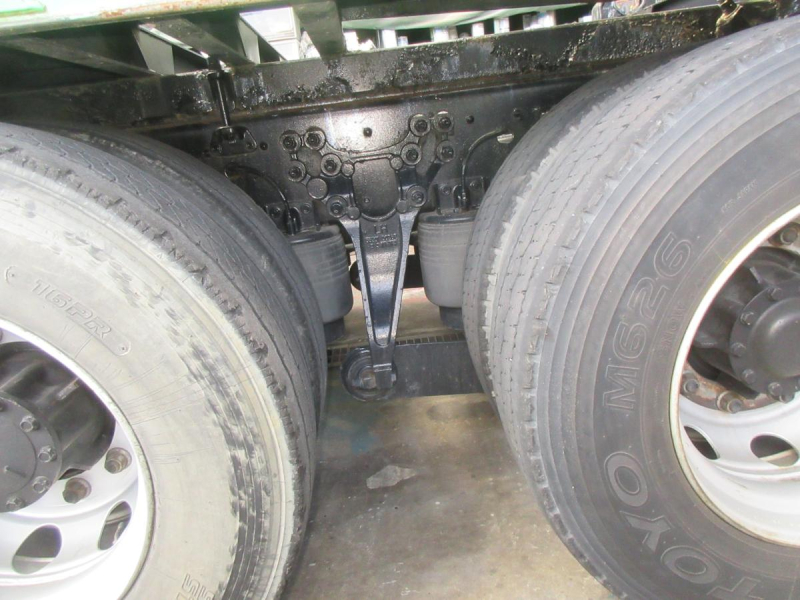 クオン低走行コンテナ専用車|中古トラックの販売・買取・査定のアイナビ