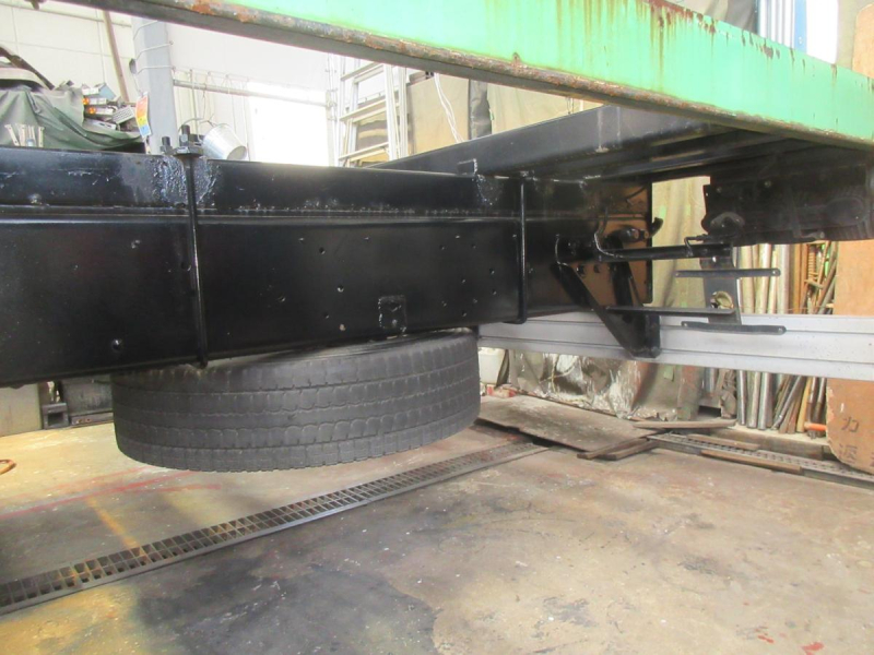 クオン低走行コンテナ専用車|中古トラックの販売・買取・査定のアイナビ