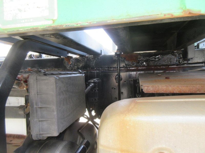 クオン低走行コンテナ専用車|中古トラックの販売・買取・査定のアイナビ