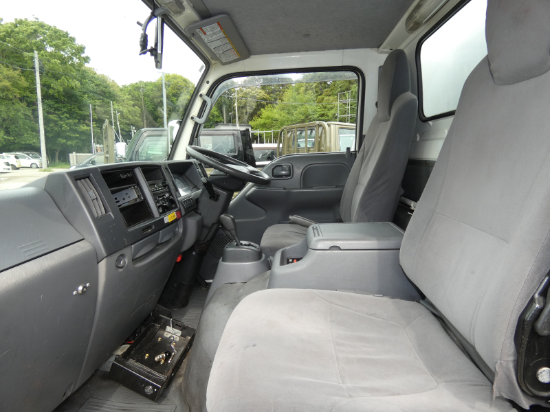 H25　1.5tパネルバン　オートマ260438|中古トラックの販売・買取・査定のアイナビ