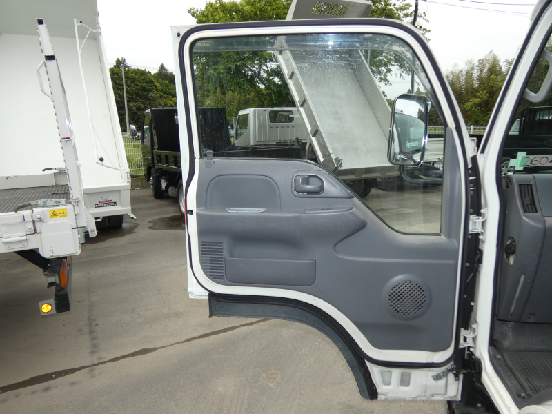 H25　1.5tパネルバン　オートマ260438|中古トラックの販売・買取・査定のアイナビ