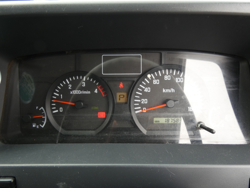 H25　1.5tパネルバン　オートマ260438|中古トラックの販売・買取・査定のアイナビ