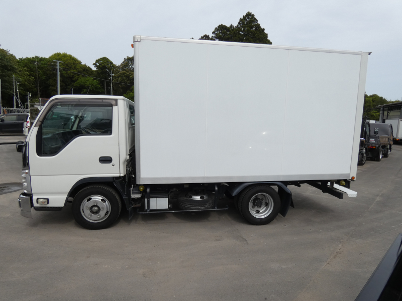 H25　1.5tパネルバン　オートマ260438|中古トラックの販売・買取・査定のアイナビ