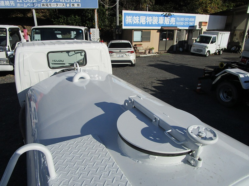 散水車 極東開発 別エンジン|中古トラックの販売・買取・査定のアイナビ