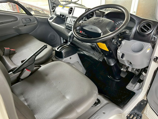 標準幅×ショート★10尺ボディ★内高:212cm★オートマ車★|中古トラックの販売・買取・査定のアイナビ