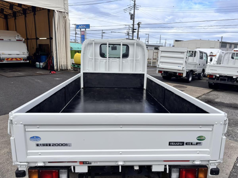 エルフ 10尺平ボディー AT車 車検付き 積載2000kg|中古トラックの販売・買取・査定のアイナビ