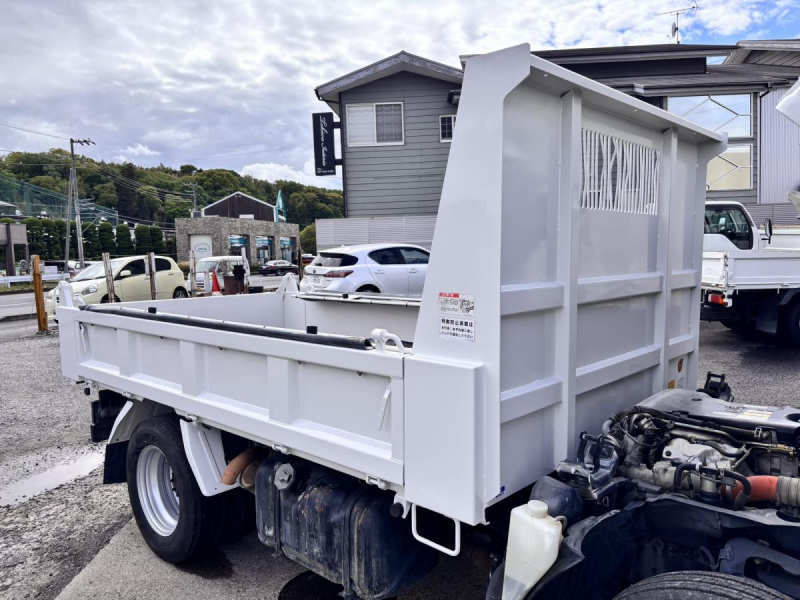 エルフ 低床3Tダンプ AT車|中古トラックの販売・買取・査定のアイナビ